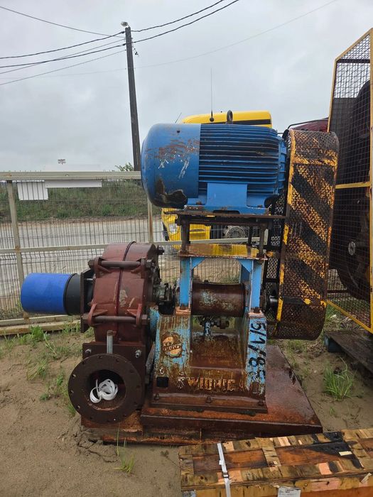 pompę szlamową Świdnica 250/200  Pompę szlamową Świdnica 250/200  silnik 90KW 900 obr.min+ części