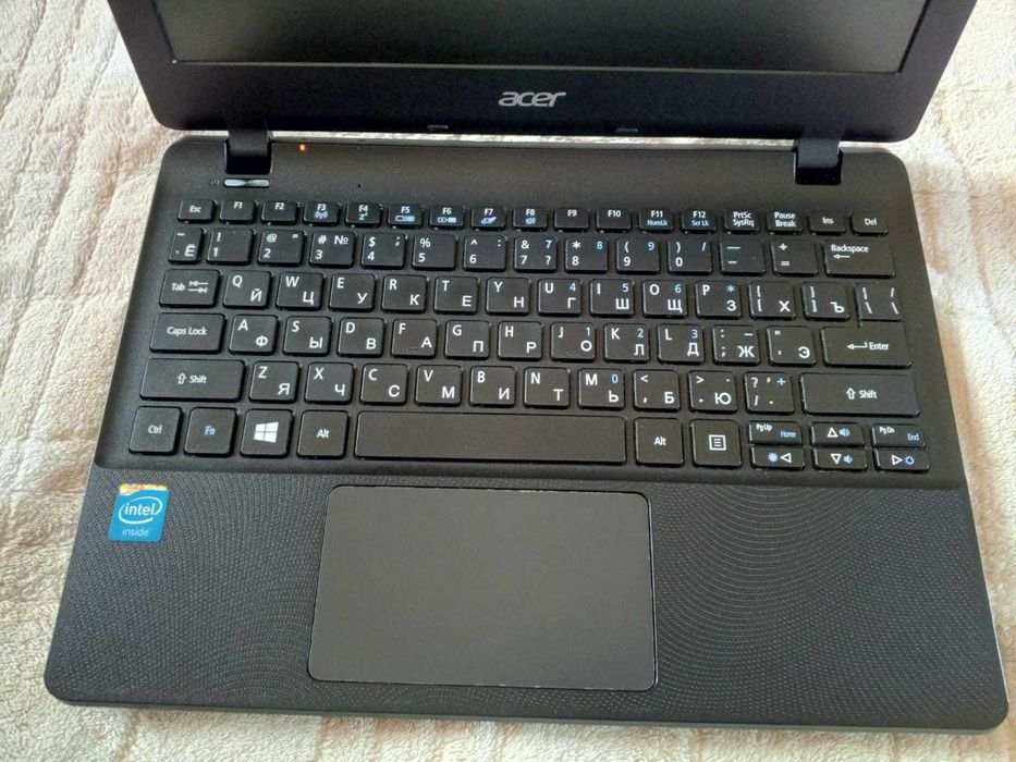 Нетбук Acer Aspire ES1-111