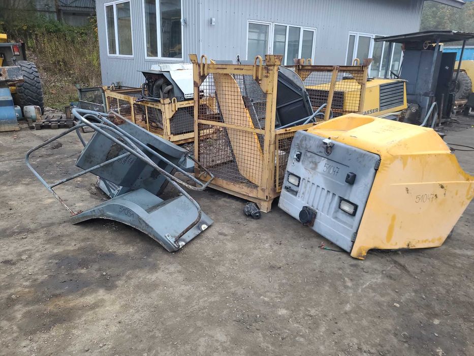 Oblachowanie, błotniki, obudowy, klapy do ładowarki Liebherr L574