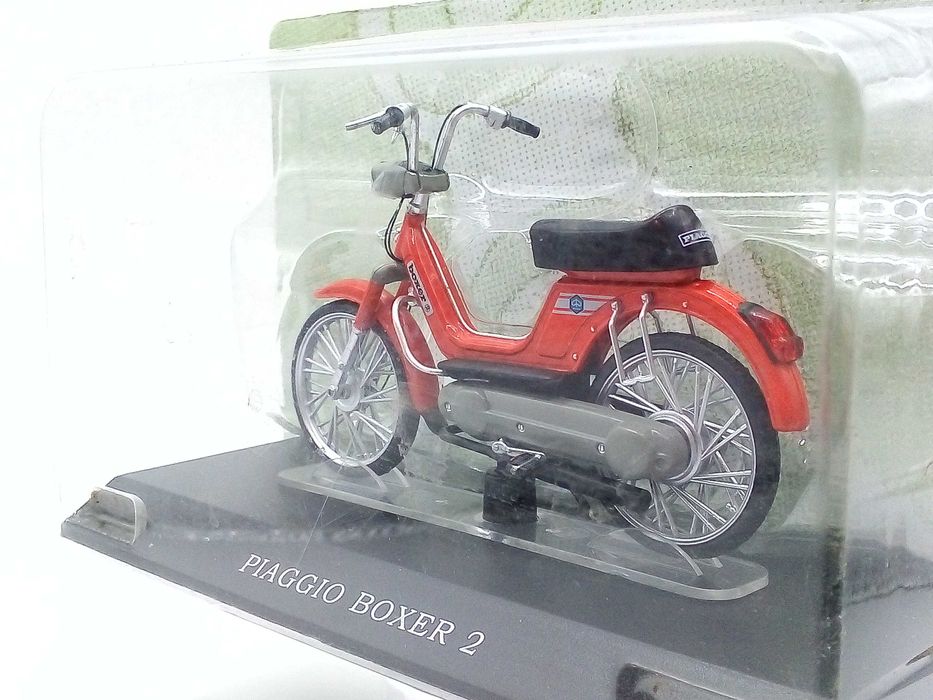 Motorower Piaggio Boxer 2 w skali 1:18 - Leo Models
