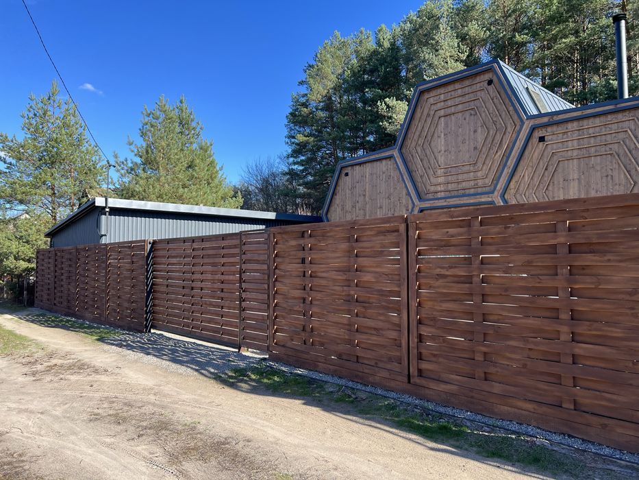 Плетений дерев'яний паркан. Оригінальний паркан. Забор.