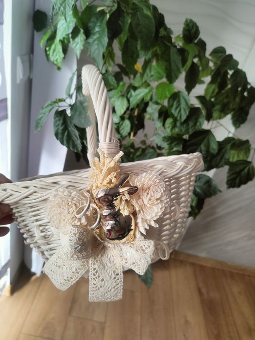 Koszyczek wielkanocny z wikliny