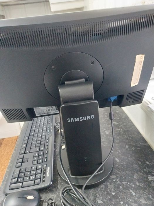 Vendo  omputador secretaria