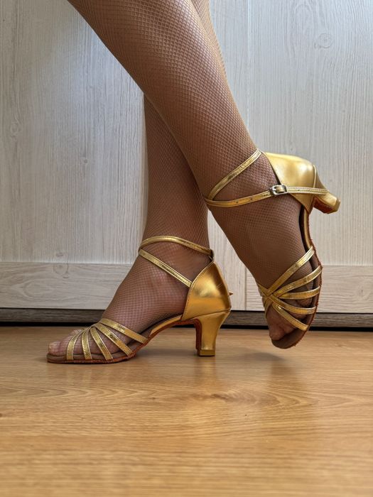 Туфлі для бальних латиноамериканських  танців Sansha dance 37,5 р.