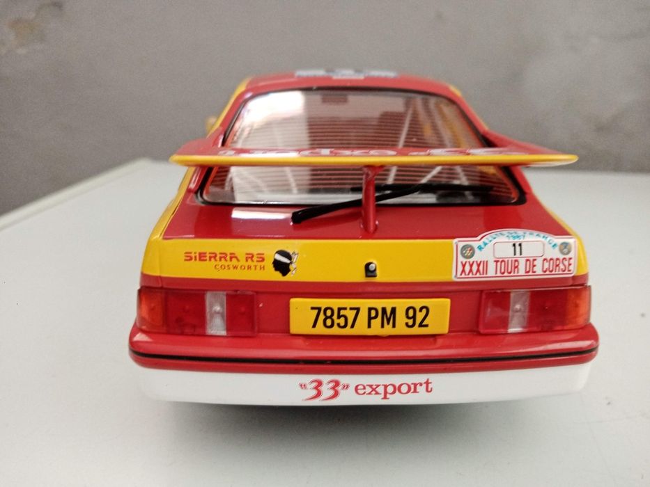 Miniaturas de carros 1.18