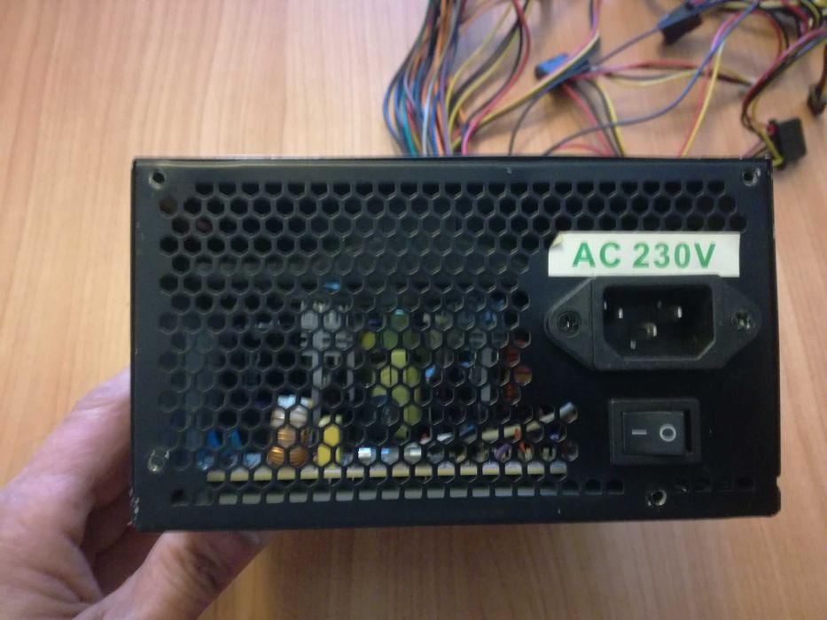 Fonte de alimentação computador