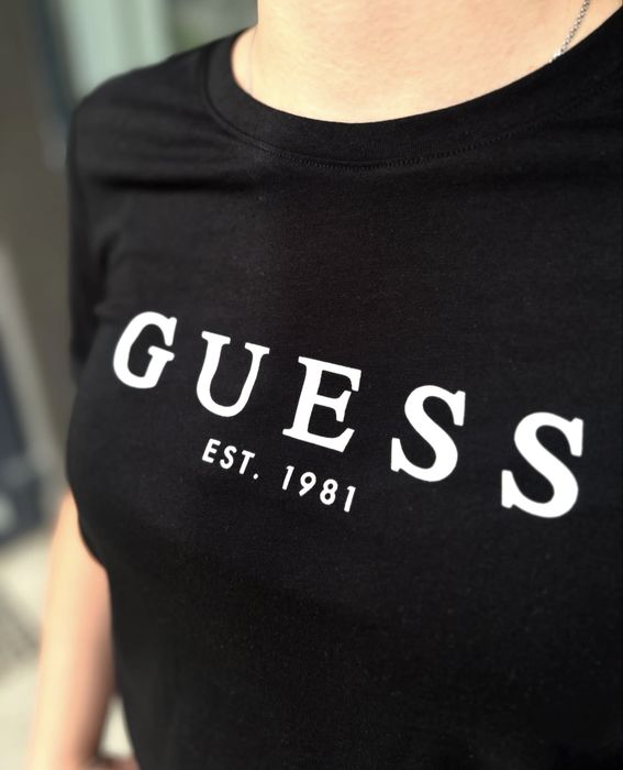 Базова футболка біла чорна Guess
