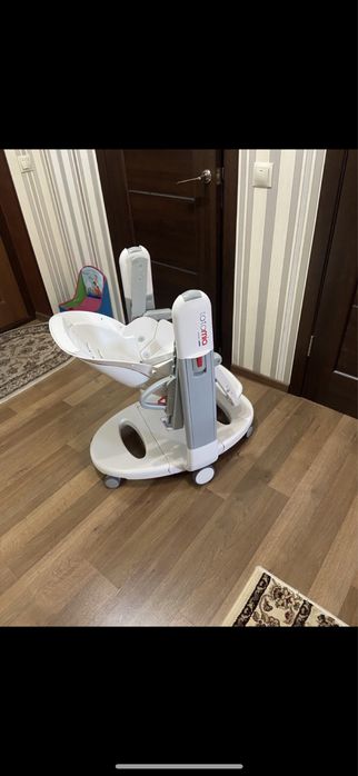 Стільчик Tatamia Peg-Perego