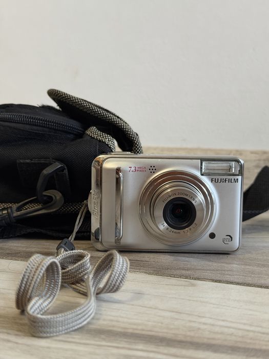 Цифровий фотоапарат Fujifilm  Finepix A700