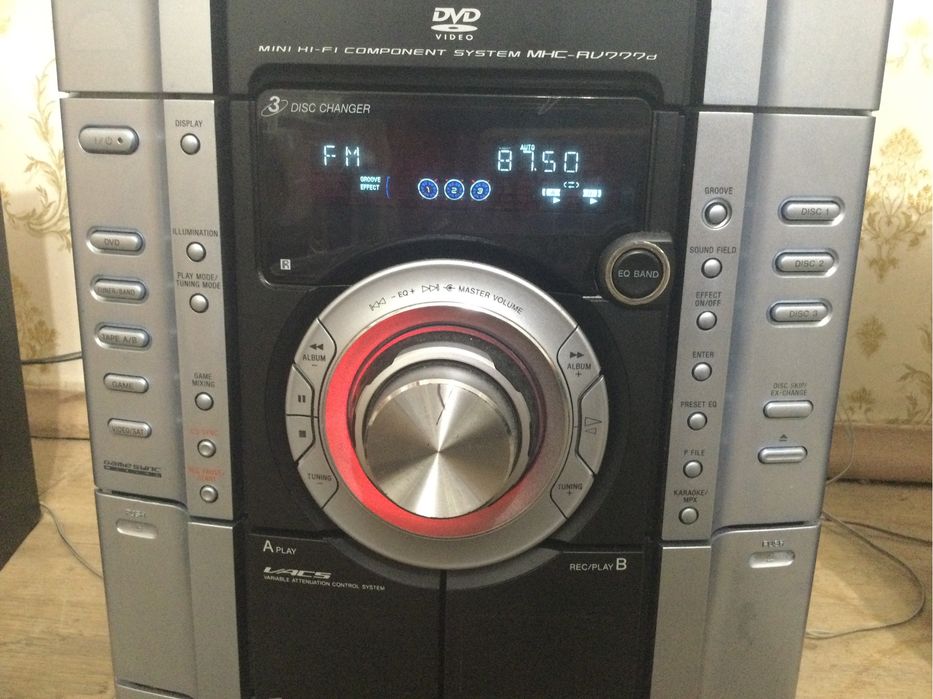 Флагманский Sony MHC-RV777D с колонками по 2х140вт музыкальный центр