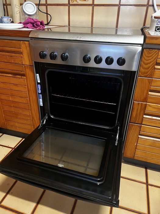 Fogão e forno Indesit