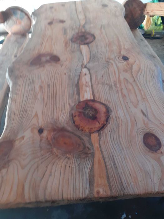 Mesa e bancos madeira massiça rustica