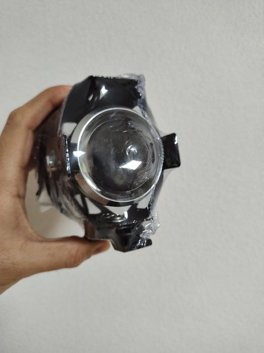 Faróis auxiliares mota