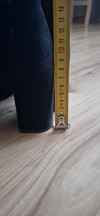 Buty damskie na obcasie 36