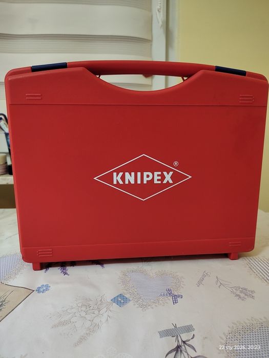 Zestaw do zarabiania kabli HDMI plus walizką KNIPEX
