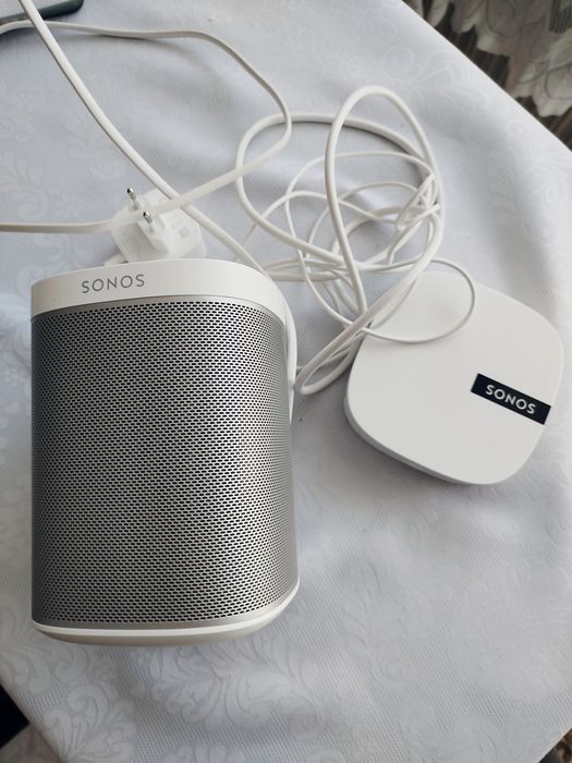 Głośnik i wzmacniacz sieciowy wi-fi Sonos.