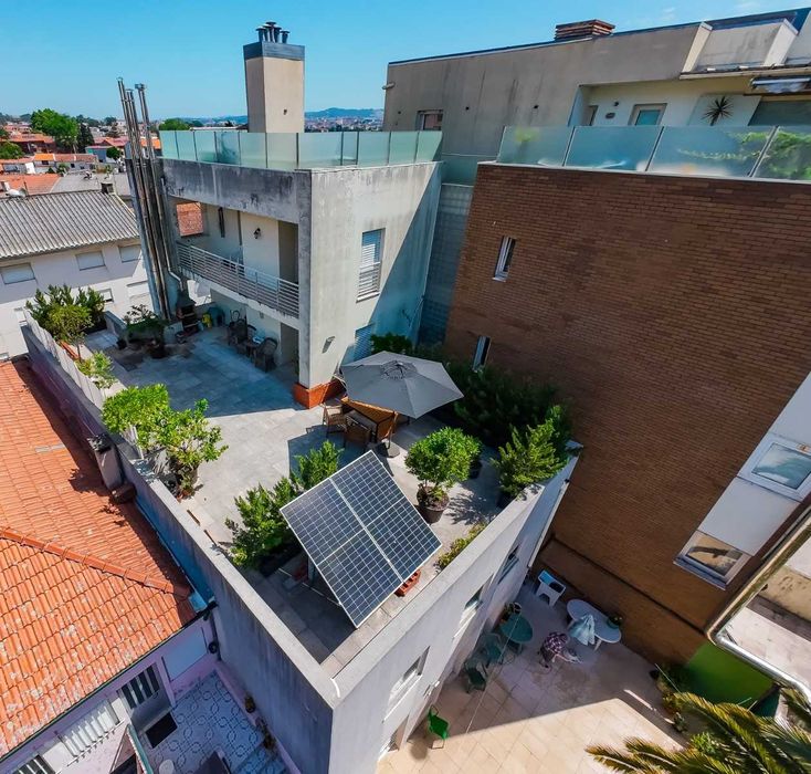 T2 Premium com Terraço de 122m², Garagem Box e Autonomia Energética – Porto Oriental