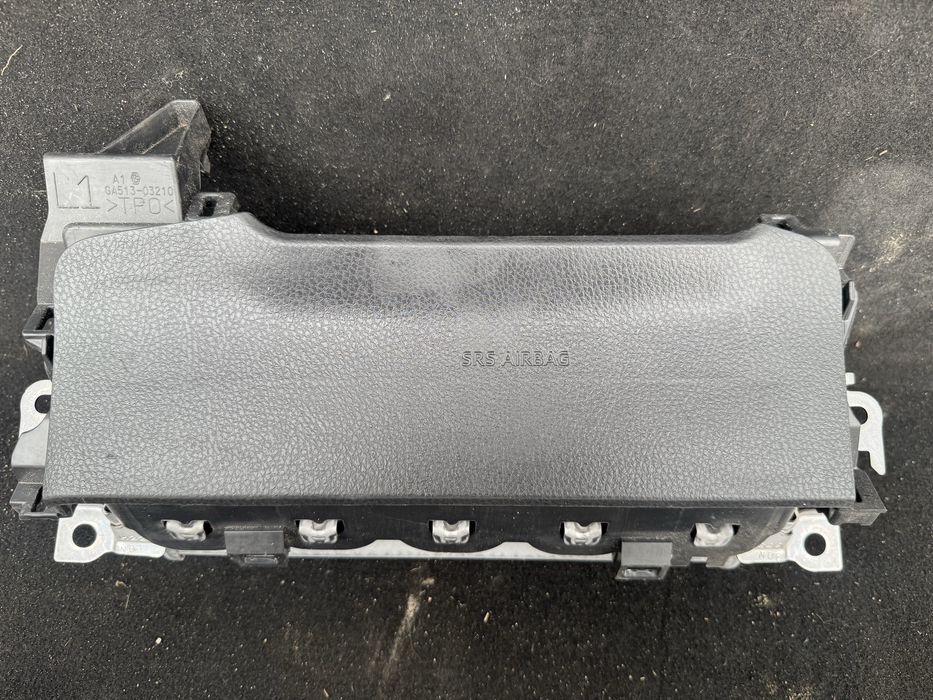 Подушка в коліна водія Toyota Camry 70 2018-24р