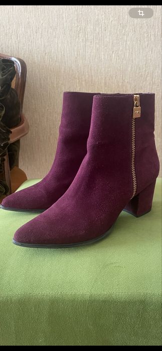 Бртиночки замшевые  на 39 1/2  оригинал  в хорошем состоянии