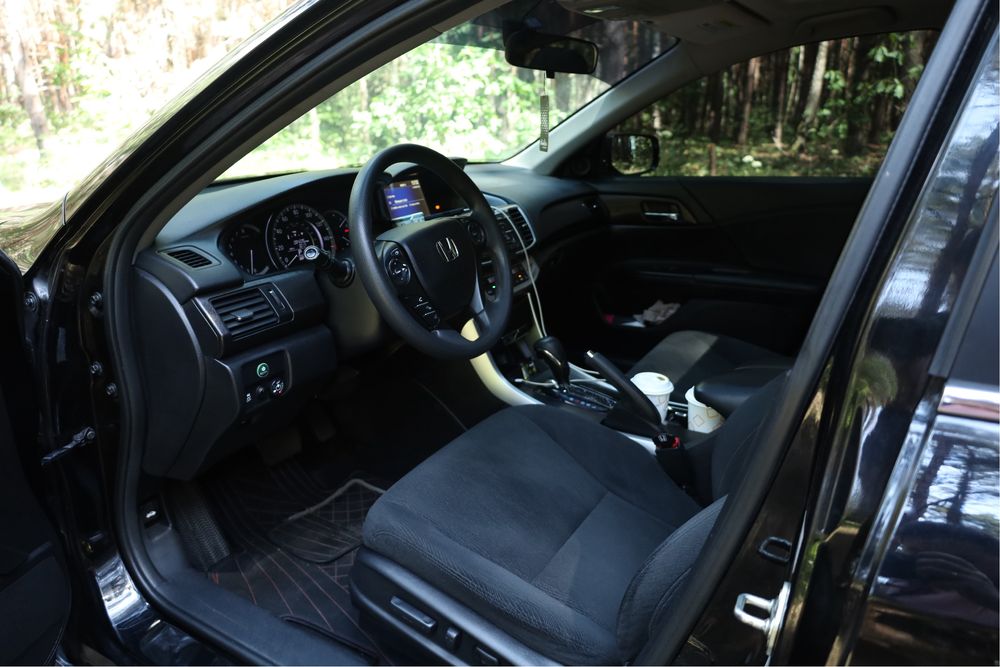 Продам Honda Accord 2014 года, 2.4 газ/бензин