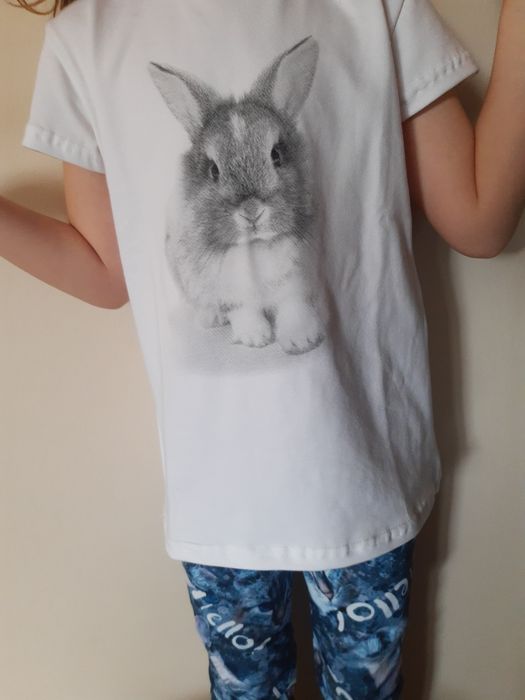 Bawełniany t-shirt z królikiem r104