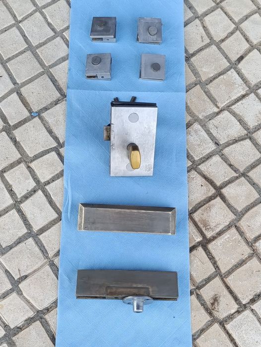 Fechadura, acessórios para montras e portas