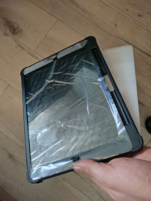 Etui pancerne na tablet zamykane do iPad Pro 11 M4
