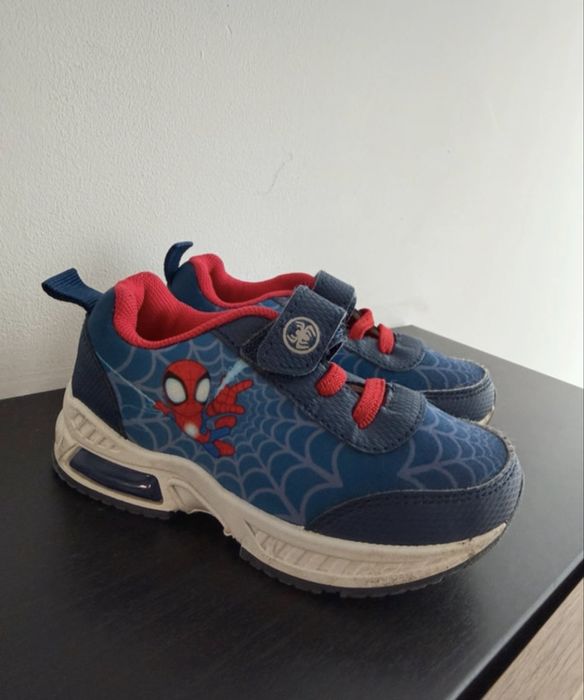 Buty spiderman sneakersy 23 z migającymi diodami CCC spiderman