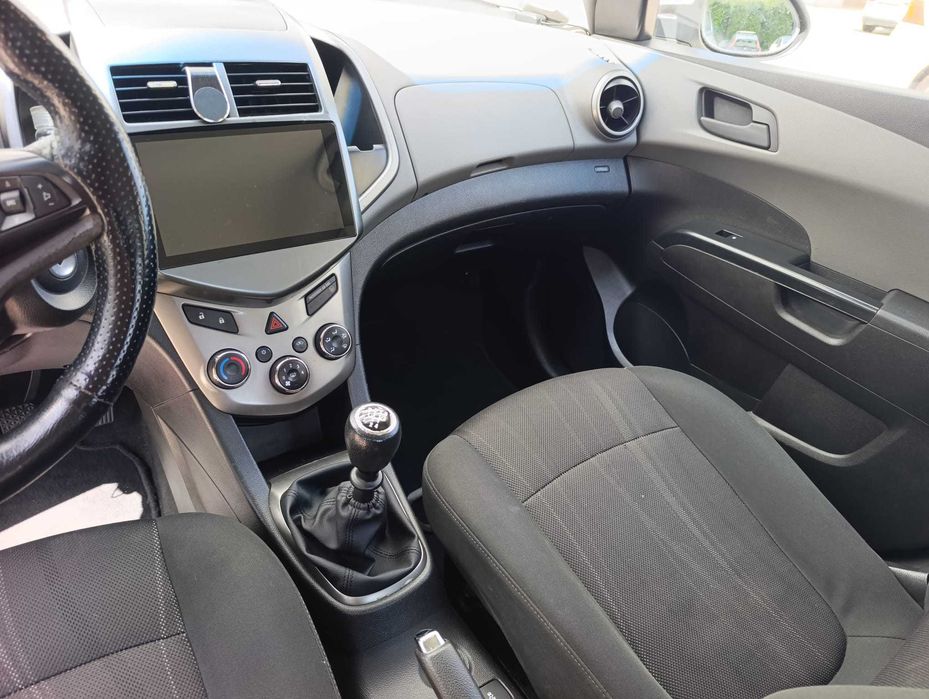 Chevrolet AVEO 1.3 Diesel 2013 com LCD screen