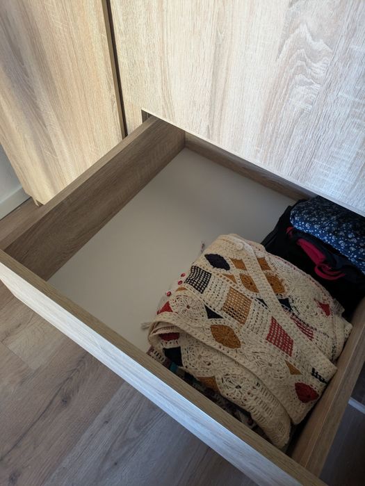 Móveis para o quarto (armário+cómoda+mesas de cabeceira)
