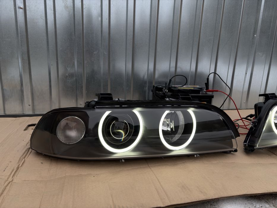 BMW E39 Ringi Cotton POLIFT Hella zestaw Plug and Play Mocne Białe