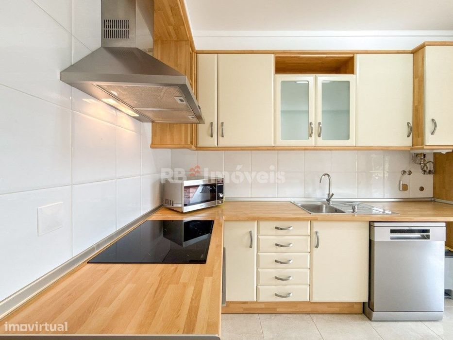 Apartamento T2 c/ Terraço, Parqueamento e Elevador - em Abrantes