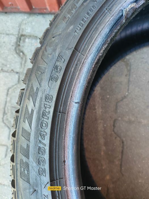 Bridgestone Blizzak LM-32s 235/40/18