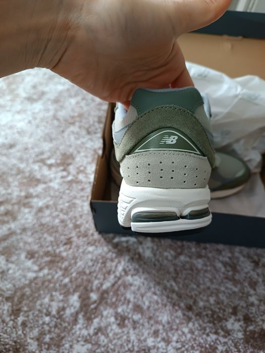 Кросівки New Balance 2002R