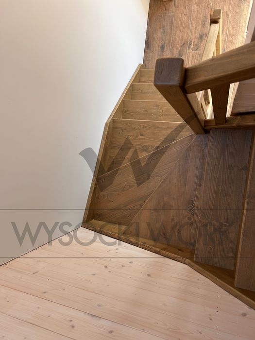 Schody drewniane samonośne świerkowe