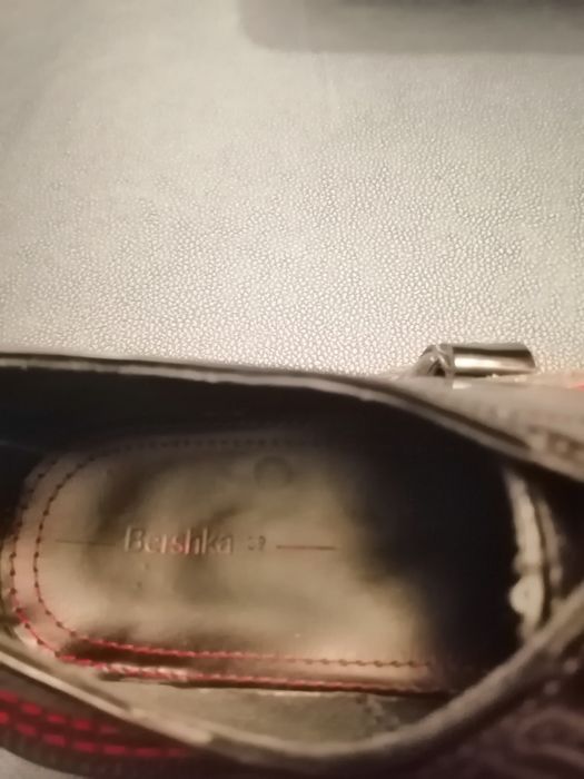 Sapatos de senhora, Bershka
