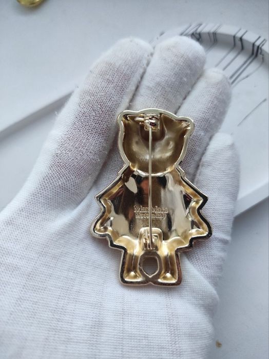 Ексклюзивна брошка ведмедик дівчинка Max mara з маркуванням