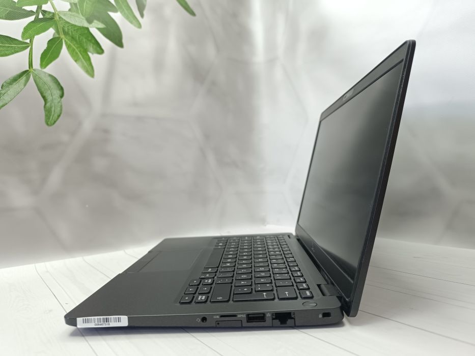 Ноутбук Dell Latitude 5300 i5-8265U/8GB/256 GB/13.3 " Full HD IPS