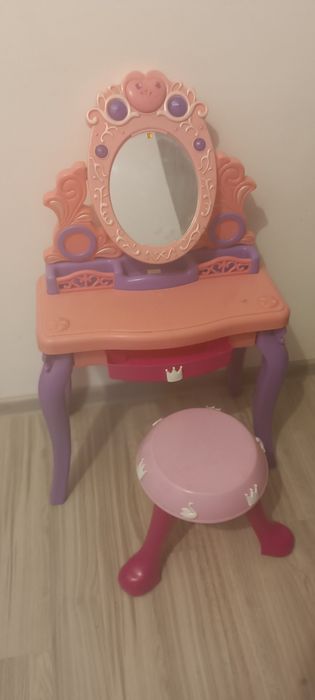 Toaletka dla dziewczynki