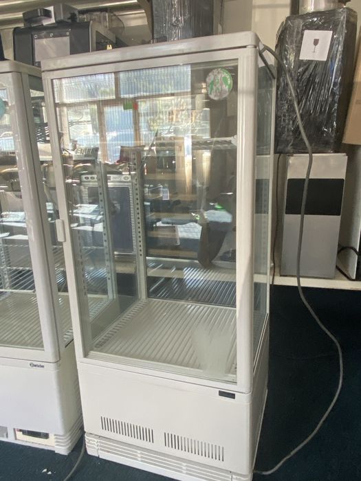 Кондитерська холодильна вітрина Bartscher