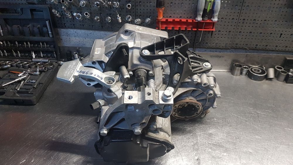 Skrzynia biegów Golf VII 1.6 TDI  Leon Octavia Audi A3 Seat TKV
