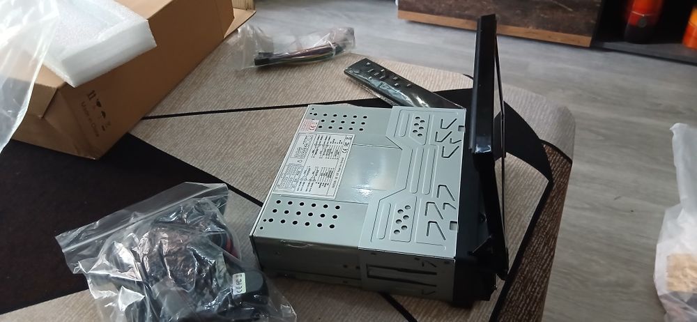 Radio com ecrã de gaveta novo gps e camera traseira