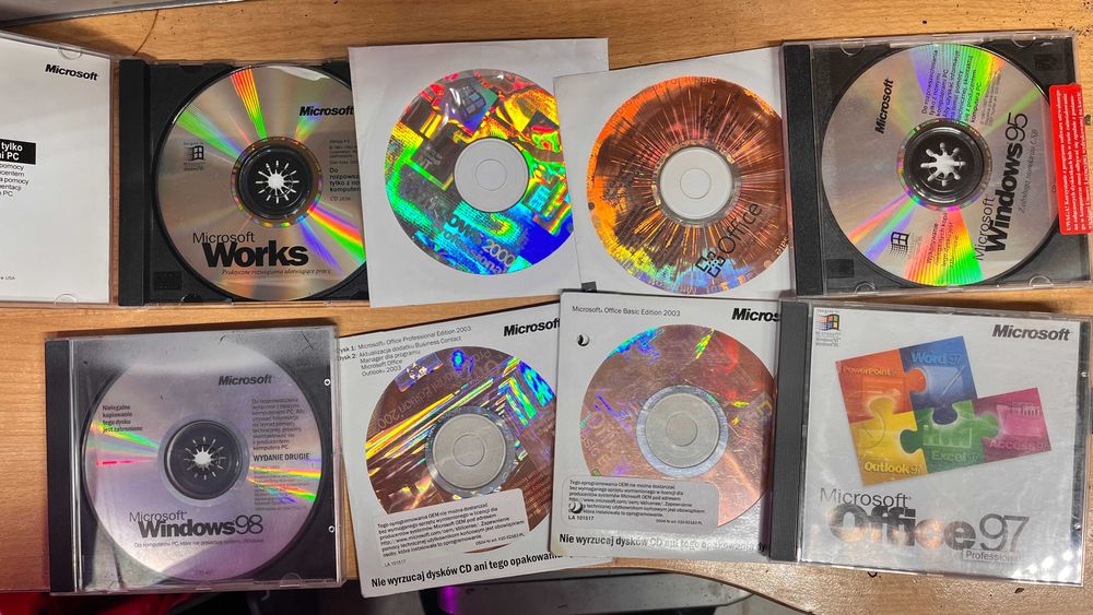 Windows 98, XP, 7, Office 2002, 2007, 2010 CD
