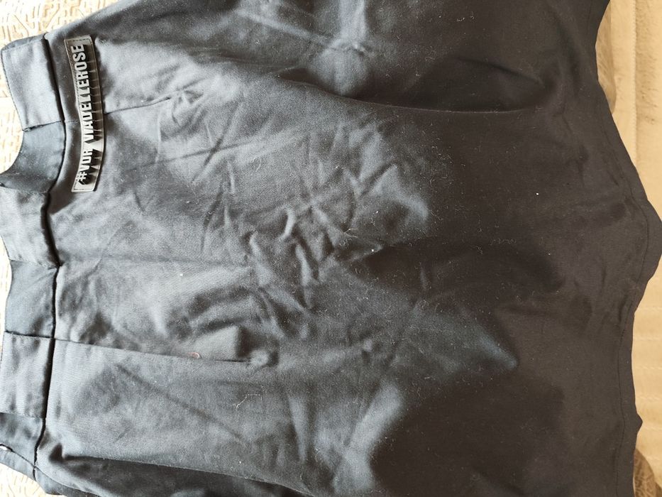 Saia preta VDR nova com etiqueta.