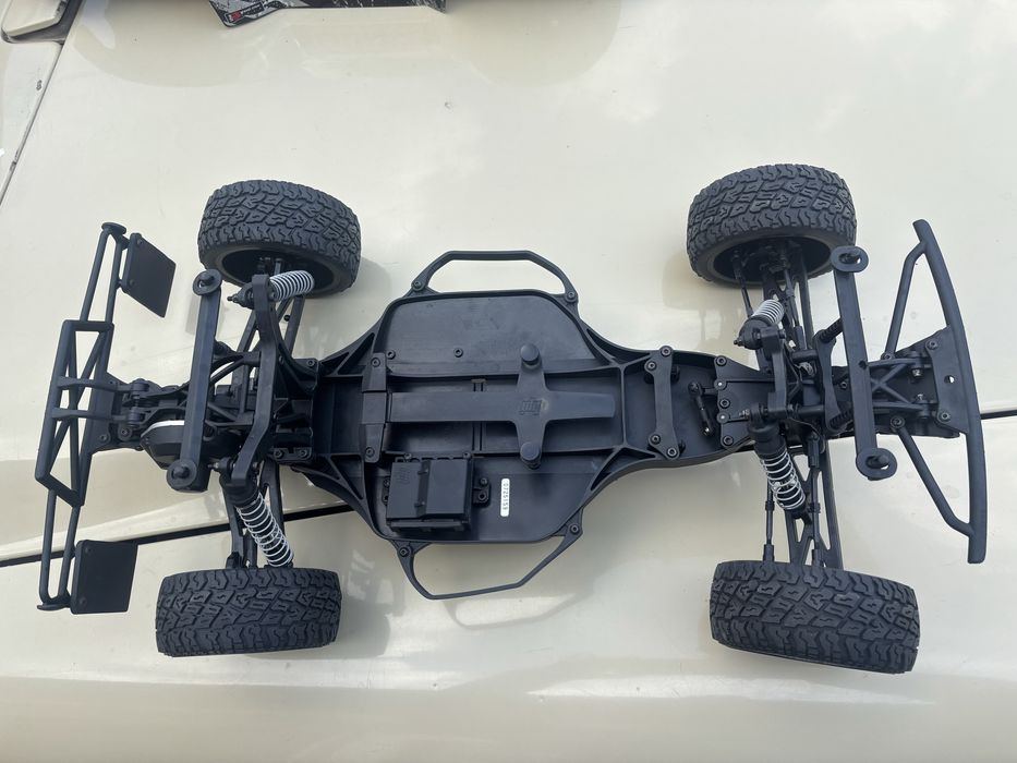 Hpi blitz. Short course track 1/10