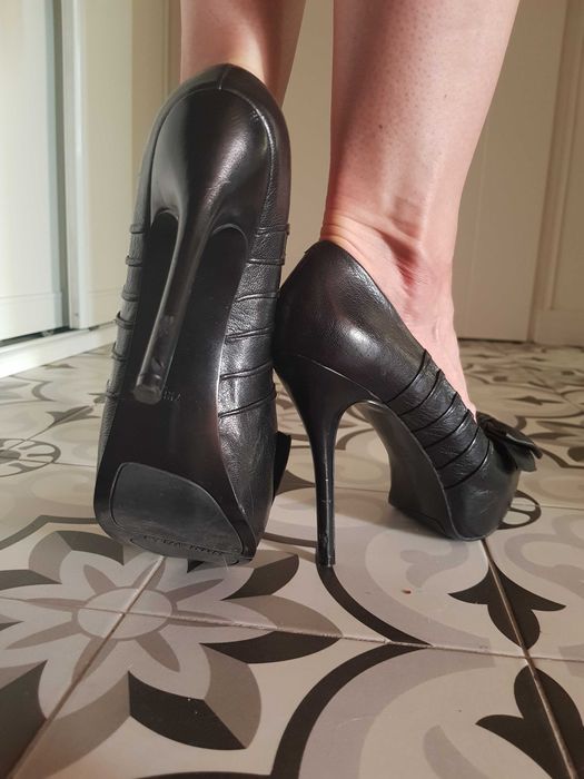 Szpilki na koturnie firmy Nine West rozmiar 39.