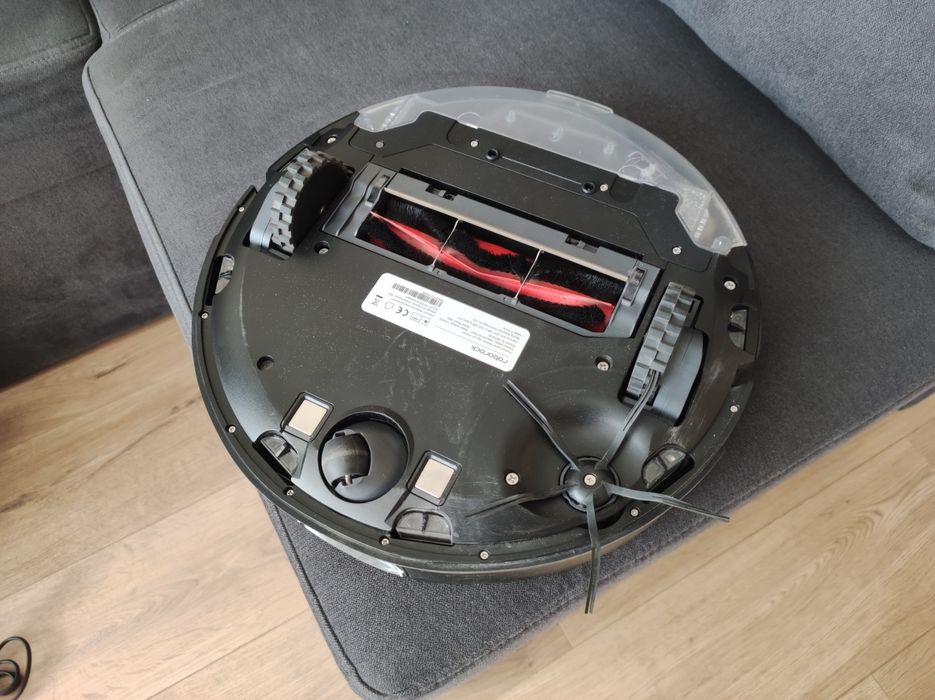 Roborock S6 MaxV — робот-пилосос, який прибирає за вас!