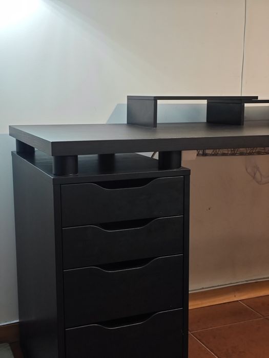Secretária escritório IKEA