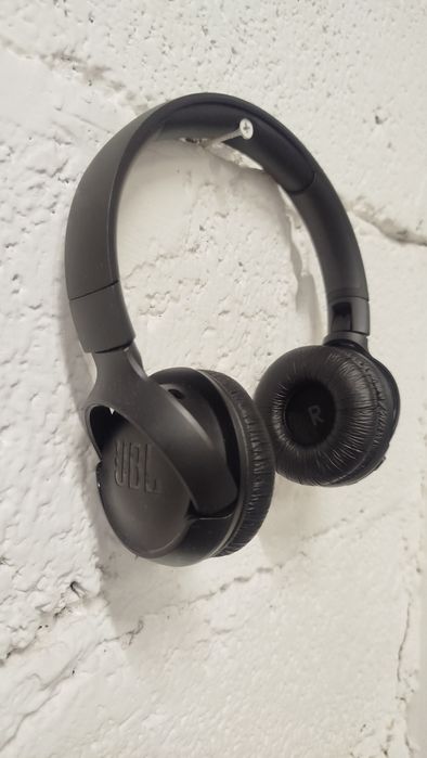 JBL Tune 570bt бездротові навушники
