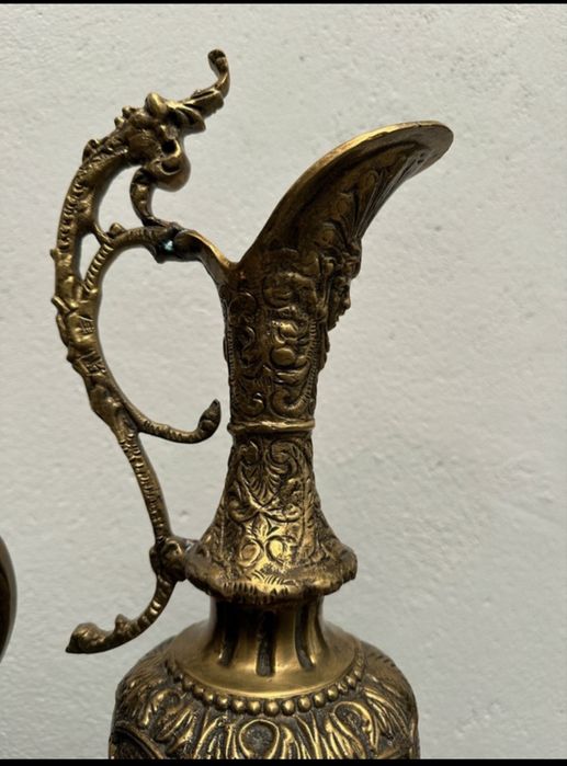 Relógio e Jarrão de Latão